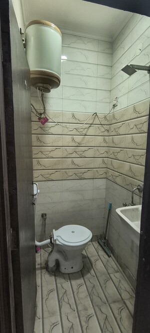 Master Bedroom in 1 BHK Builder Floor at Khirki Extension – for Rent