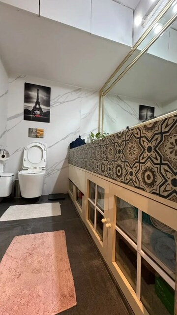 Attached Bathroom in 3 BHK Apartment at Earth Building, Matunga East – for Rent