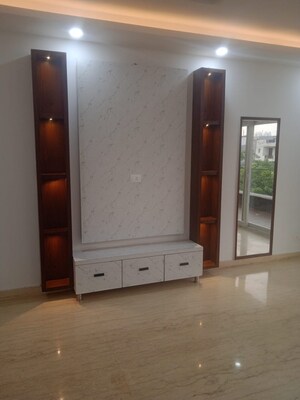 Room in 3 BHK Penthouse at Mohit House, Sushant Lok I – for Rent