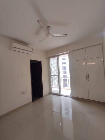 2 BHK Apartment For Rent in Gaur City 2 - 14th Avenue, Sector 16c Greater Noida