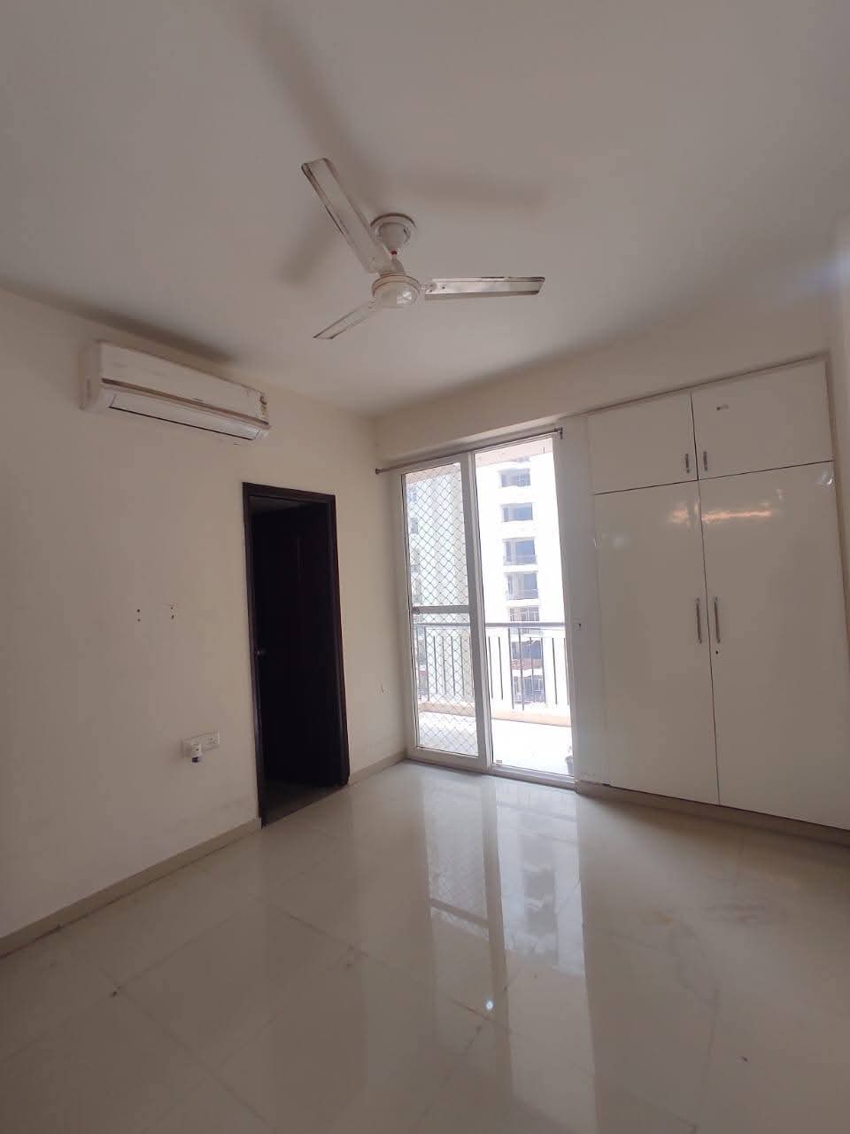 2 BHK Apartment For Rent in Gaur City 2 - 14th Avenue