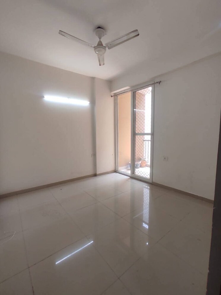 Room, gaur-city-2-14th-avenue 2 Bedroom 955 Sq.Ft. Apartment In Sector 16c Greater Noida Greater Noida 9569302