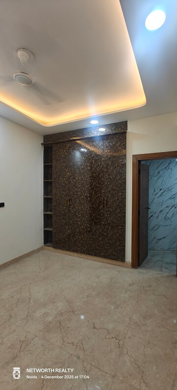 Room in 3 BHK Builder Floor at Sector 73 – for Sale