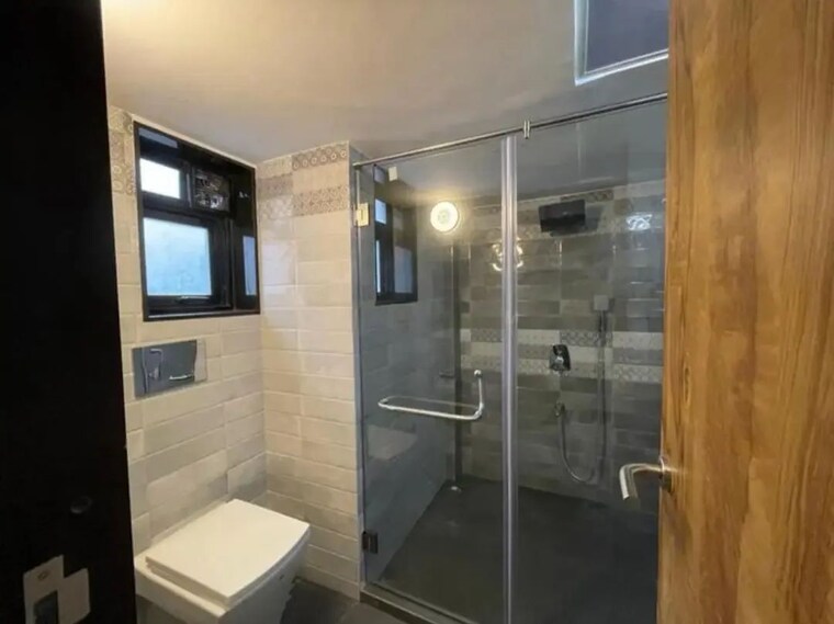 Bathroom, sai-smruti-dadar-east 1 Bedroom 500 Sq.Ft. Apartment In Dadar East Mumbai 9569415