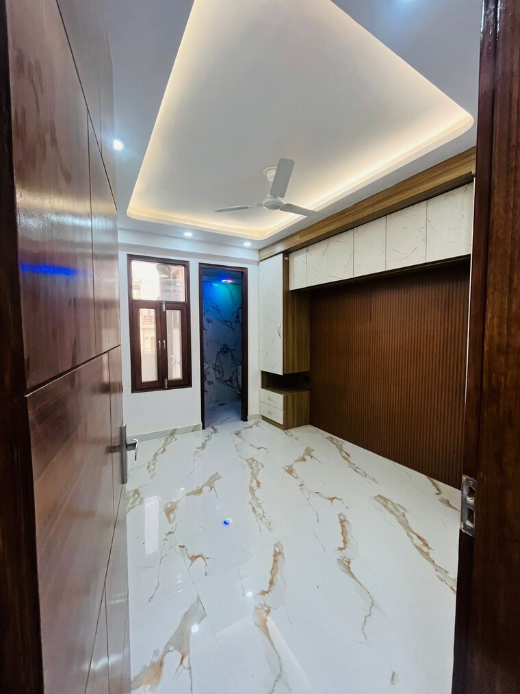 Bedroom, sector 73 3 Bedroom 1400 Sq.Ft. Builder Floor In Sector 73 Noida 9569469