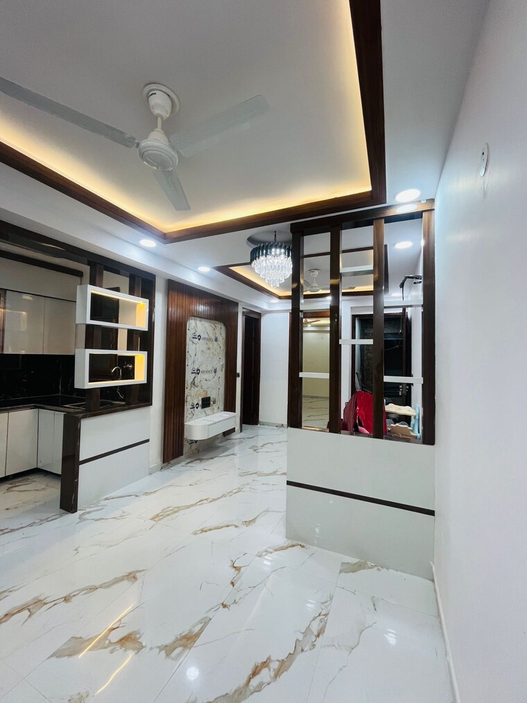 Room, sector 73 3 Bedroom 1400 Sq.Ft. Builder Floor In Sector 73 Noida 9569469