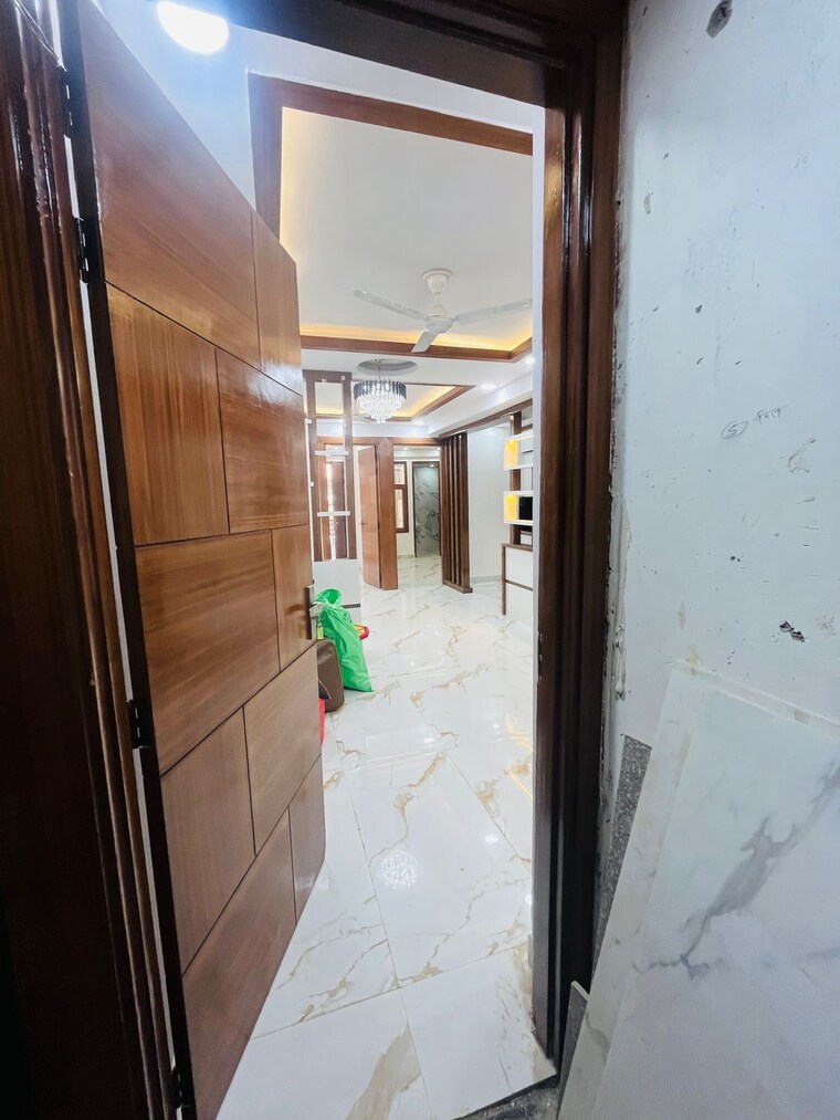 Balcony, sector 73 3 Bedroom 1400 Sq.Ft. Builder Floor In Sector 73 Noida 9569469