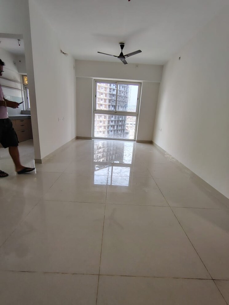 Room, shapoorji-pallonji-siennaa-wing-a 1.5 Bedroom 525 Sq.Ft. Apartment In Kandivali East Mumbai 9569482