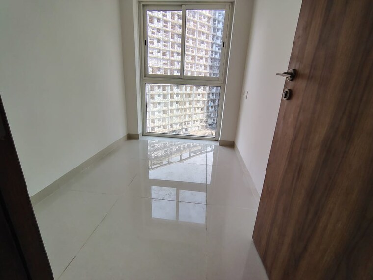 Room, shapoorji-pallonji-siennaa-wing-a 1.5 Bedroom 525 Sq.Ft. Apartment In Kandivali East Mumbai 9569482