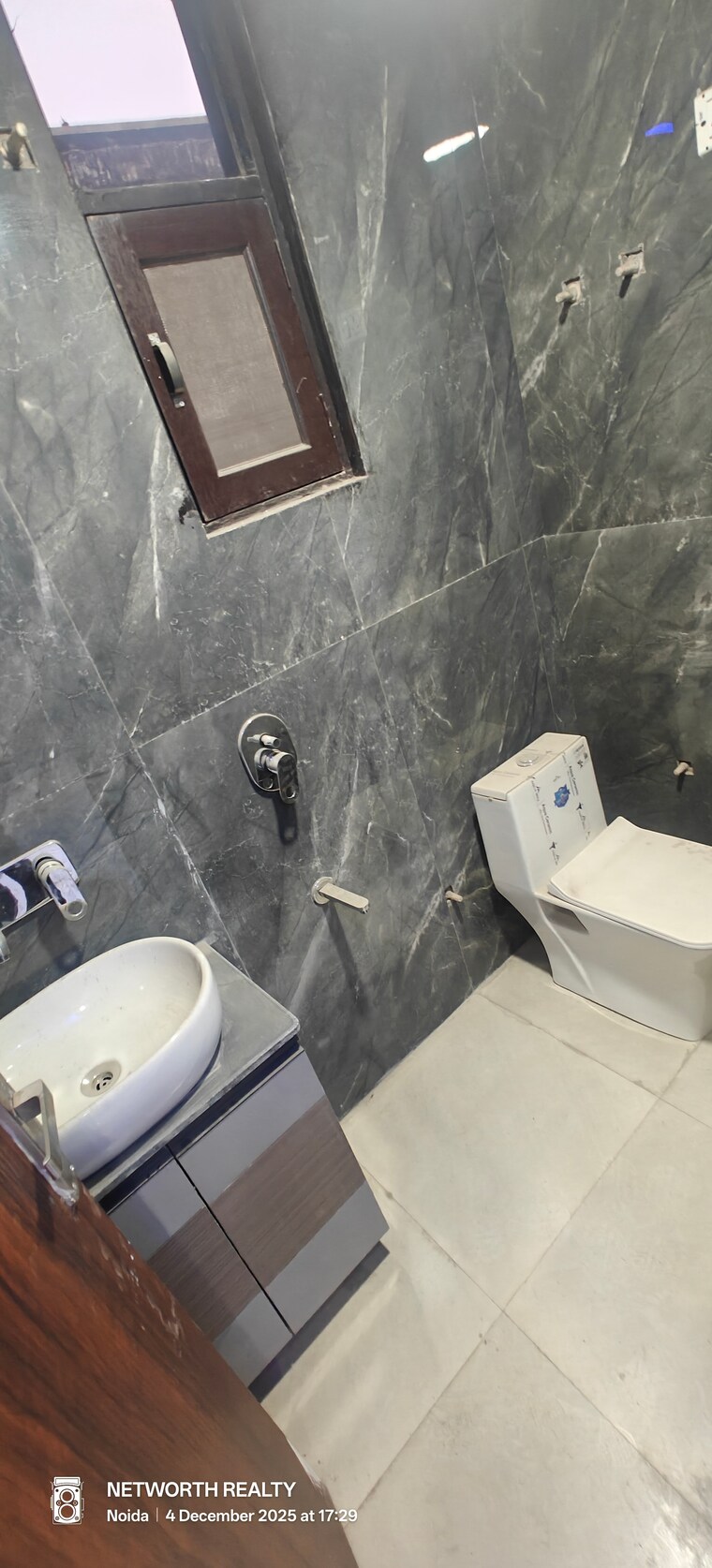 Bathroom, sector 73 2 Bedroom 1000 Sq.Ft. Builder Floor In Sector 73 Noida 9569489