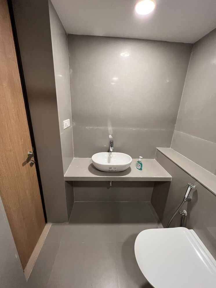 Bathroom, lodha-aura 4 Bedroom 1740 Sq.Ft. Apartment In Wadala Mumbai 9569540