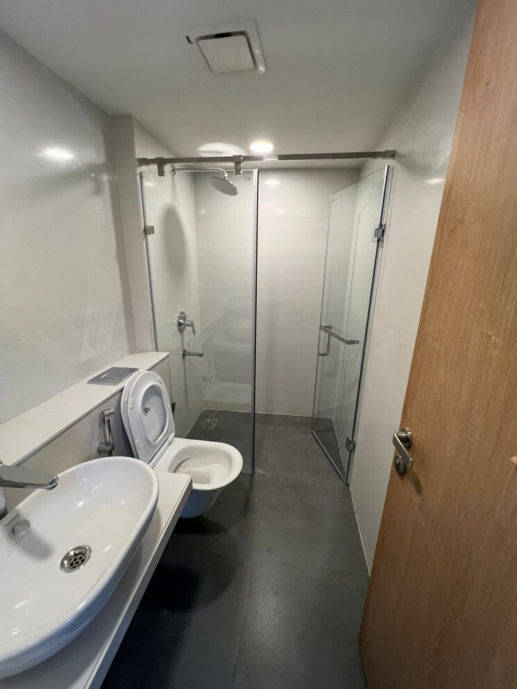 Bathroom, lodha-aura 4 Bedroom 1740 Sq.Ft. Apartment In Wadala Mumbai 9569540