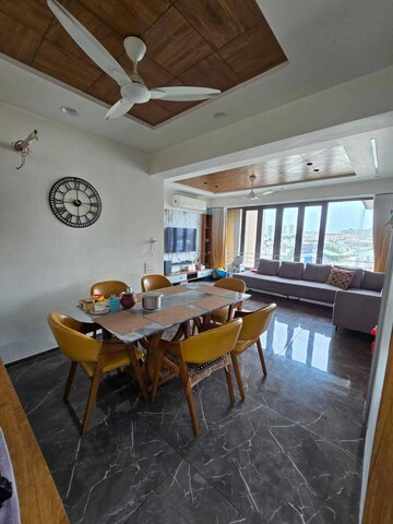 Living Room in 3 BHK Apartment at Laxmi Niwas Dadar East, Dadar East – for Rent