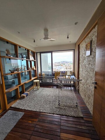  3 BHK Apartment at Laxmi Niwas Dadar East, Dadar East – for Rent