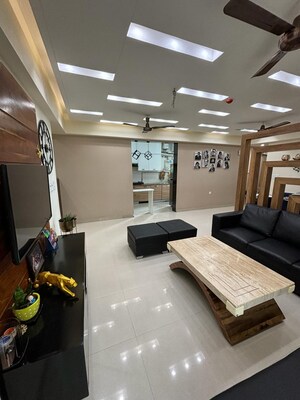 Team Area in 4 BHK Apartment at Gaur Chrysalis, Sector 22d Yamuna Expressway – for Sale