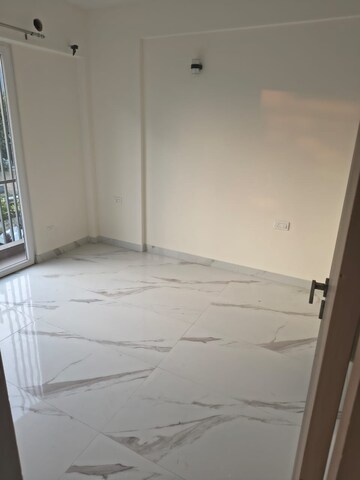 Room in 3 BHK Apartment at M3M Soulitude, Sector 89 – for Rent