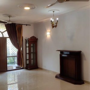 Living Room in 4 BHK Independent House at Sector 40 – for Rent