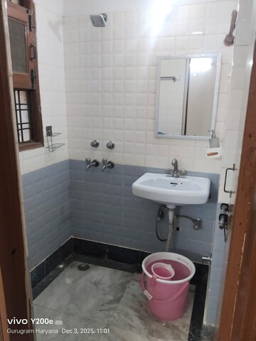 Bathroom in 3 BHK Apartment at Mahalaxmi Apartments Gurgaon, Sector 43 – for Rent