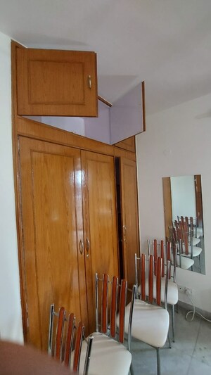 Furnished Amenities in 3 BHK Apartment at Mahalaxmi Apartments Gurgaon, Sector 43 – for Rent