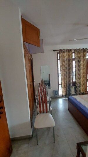 Furnished Amenities in 3 BHK Apartment at Mahalaxmi Apartments Gurgaon, Sector 43 – for Rent