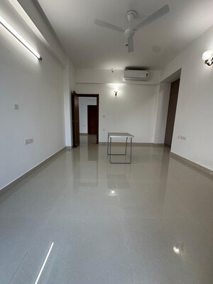 Room in 3.5 BHK Apartment at ATS Marigold, Sector 89a – for Rent