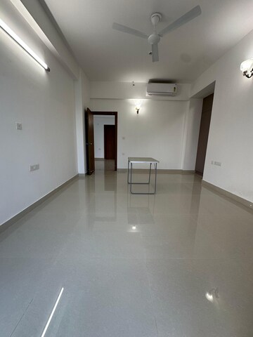 Room in 3.5 BHK Apartment at ATS Marigold, Sector 89a – for Rent