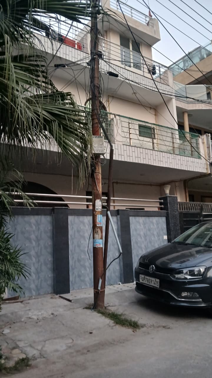 5 BHK + Pooja Room 135 Sq.Mt. Independent House in RWA Apartments