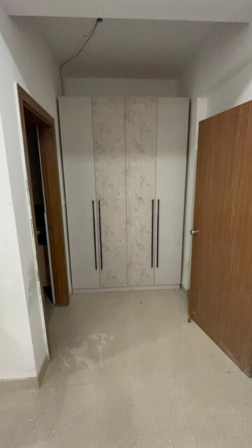 Room in 3.5 BHK Apartment at ATS Marigold, Sector 89a – for Rent