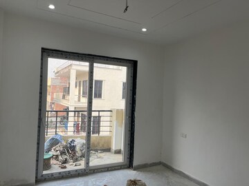 Room in 3 BHK Builder Floor at Ashoka Enclave Faridabad, Sector 34 – for Sale