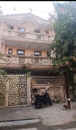 4 BHK + Pooja Room 112 Sq.Mt. Independent House in RWA Apartments Sector 50