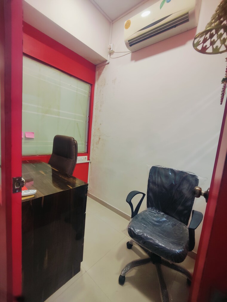 Team Area, malad west Commercial Office Space 400 Sq.Ft. In Malad West Mumbai 9569810