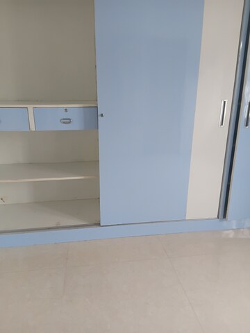 Room in 3 BHK Apartment at Puppalaguda – for Rent