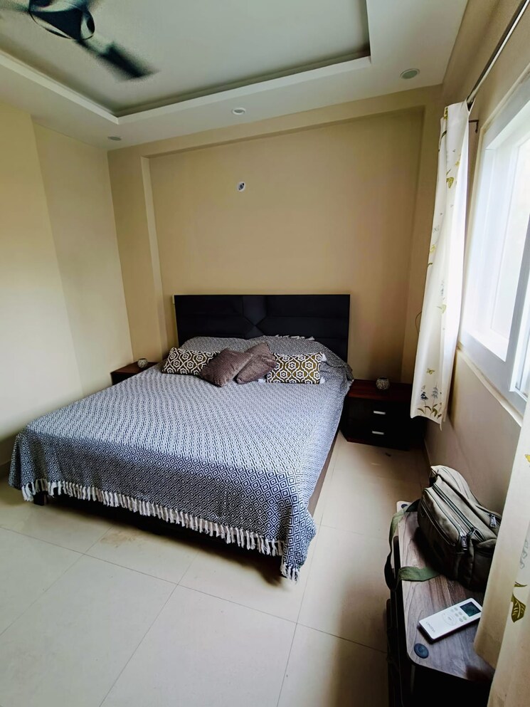 Bedroom, sector 14 6+ Bedroom 112 Sq.Mt. Independent House In Sector 14 Noida 9569813