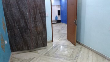 Room in 2 BHK Builder Floor at Vaishali Sector 2 – for Rent