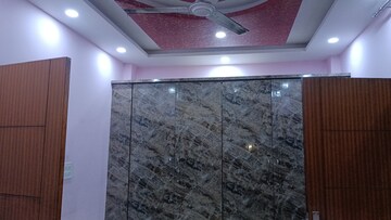 Room in 2 BHK Builder Floor at Vaishali Sector 2 – for Rent