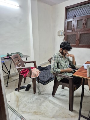  2.5 BHK Builder Floor at Uma Cooperative Society, Mayur Vihar 1 – for Rent