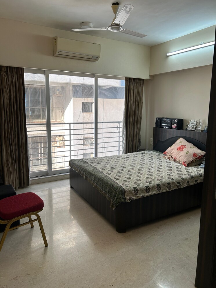 Bedroom, malad west 1 Bedroom 400 Sq.Ft. Apartment In Malad West Mumbai 9569847
