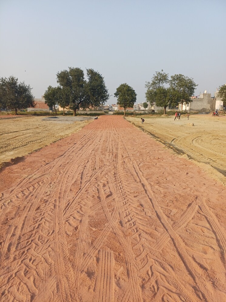 Garden, bhopani  130 Sq.Yd. Plot In Bhopani Faridabad 9569856