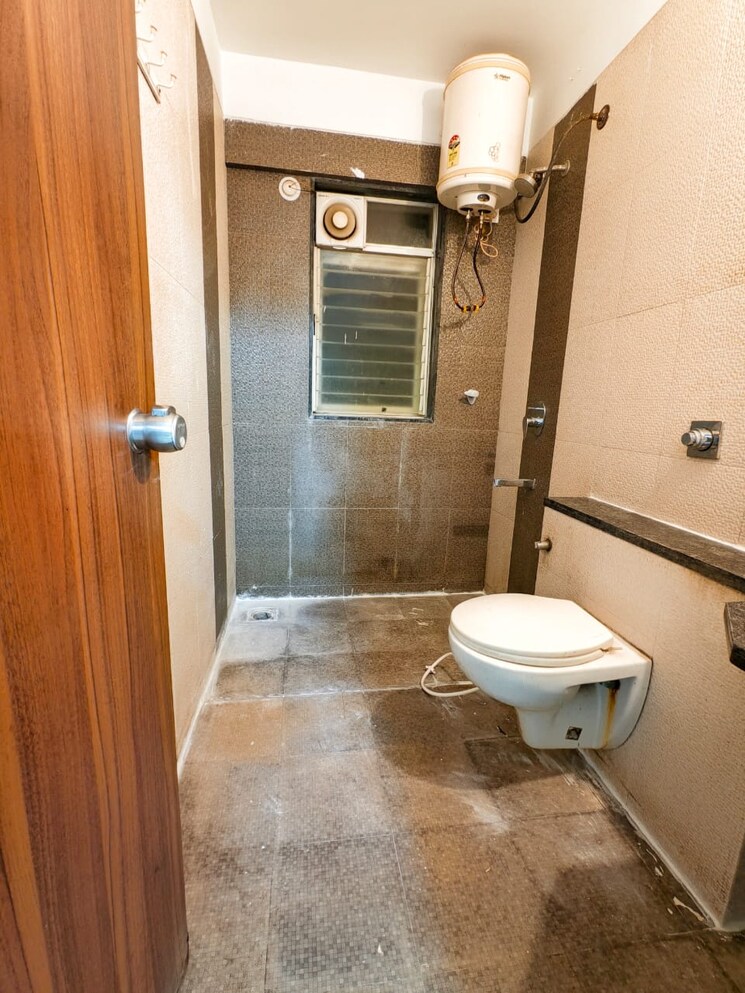 Bathroom, anand nagar 2 Bedroom 1400 Sq.Ft. Apartment In Anand Nagar Pune 9569859