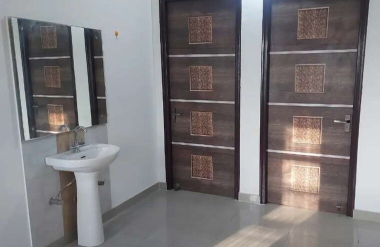 Bathroom, gomti nagar 2 Bedroom 1200 Sq.Ft. Apartment In Gomti Nagar Lucknow 9569873
