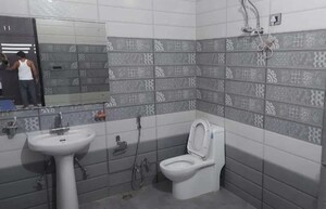 Bathroom in 2 BHK Apartment at Gomti Nagar – for Rent