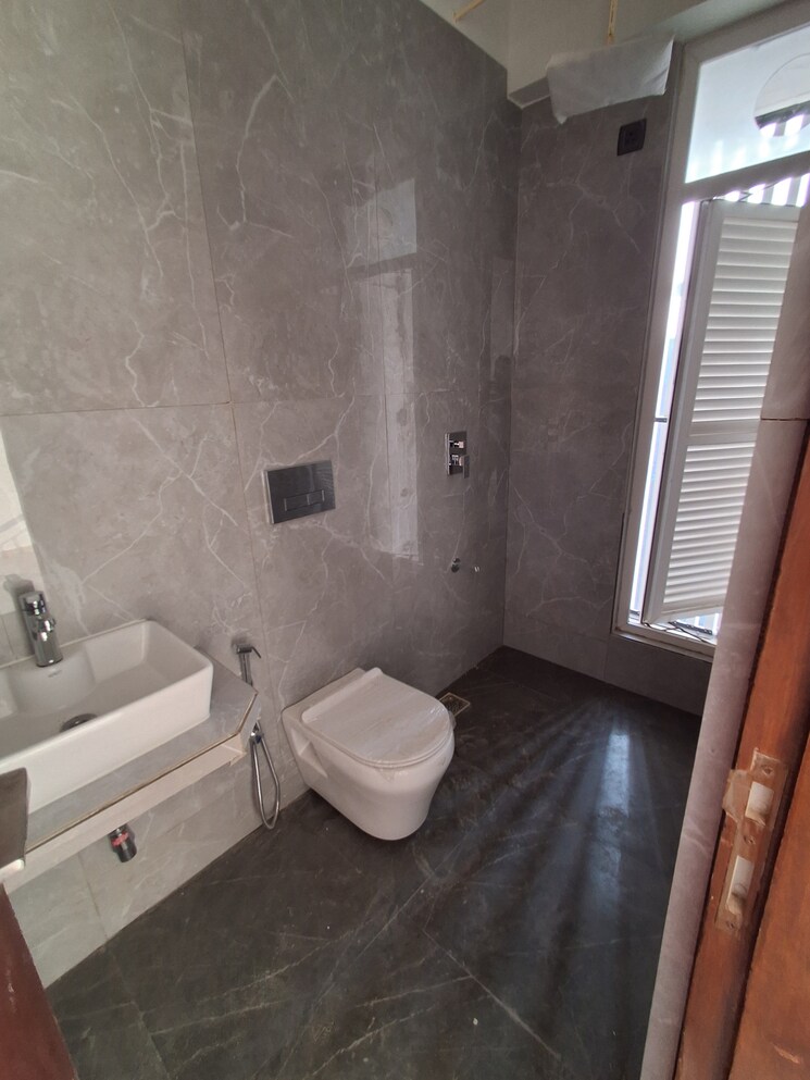 Bathroom, ruparel-palacio-phase-1 3 Bedroom 935 Sq.Ft. Apartment In Kandivali West Mumbai 9569860