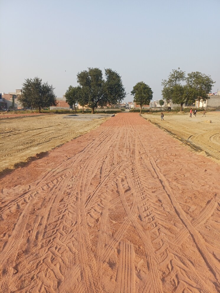 Garden, bhopani  131 Sq.Yd. Plot In Bhopani Faridabad 9569874