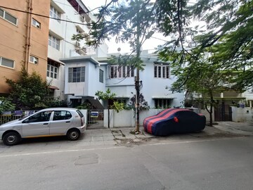 Parking in 5 BHK Independent House at Indiranagar – for Sale