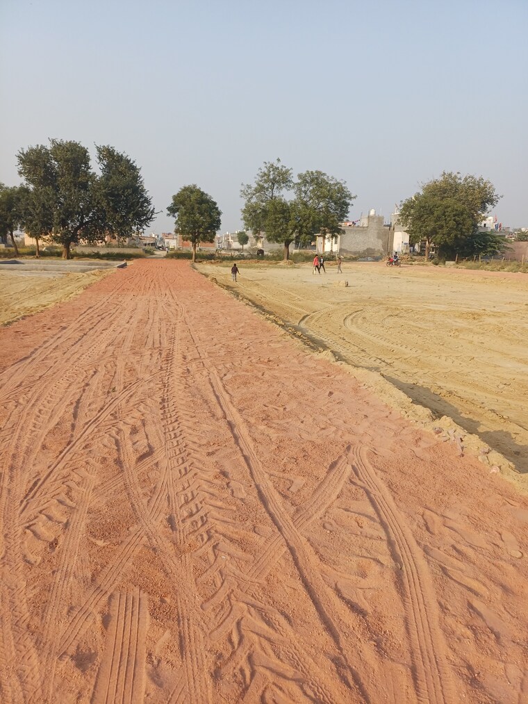 Garden, bhopani  132 Sq.Yd. Plot In Bhopani Faridabad 9569878