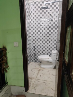Bathroom in 2 BHK Independent House at Sarita Vihar Pocket-C RWA, Sarita Vihar – for Rent