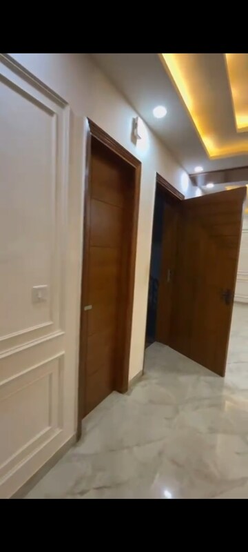 Furnished Amenities in 3 BHK Builder Floor at BPTP Park 81, Sector 81 – for Rent