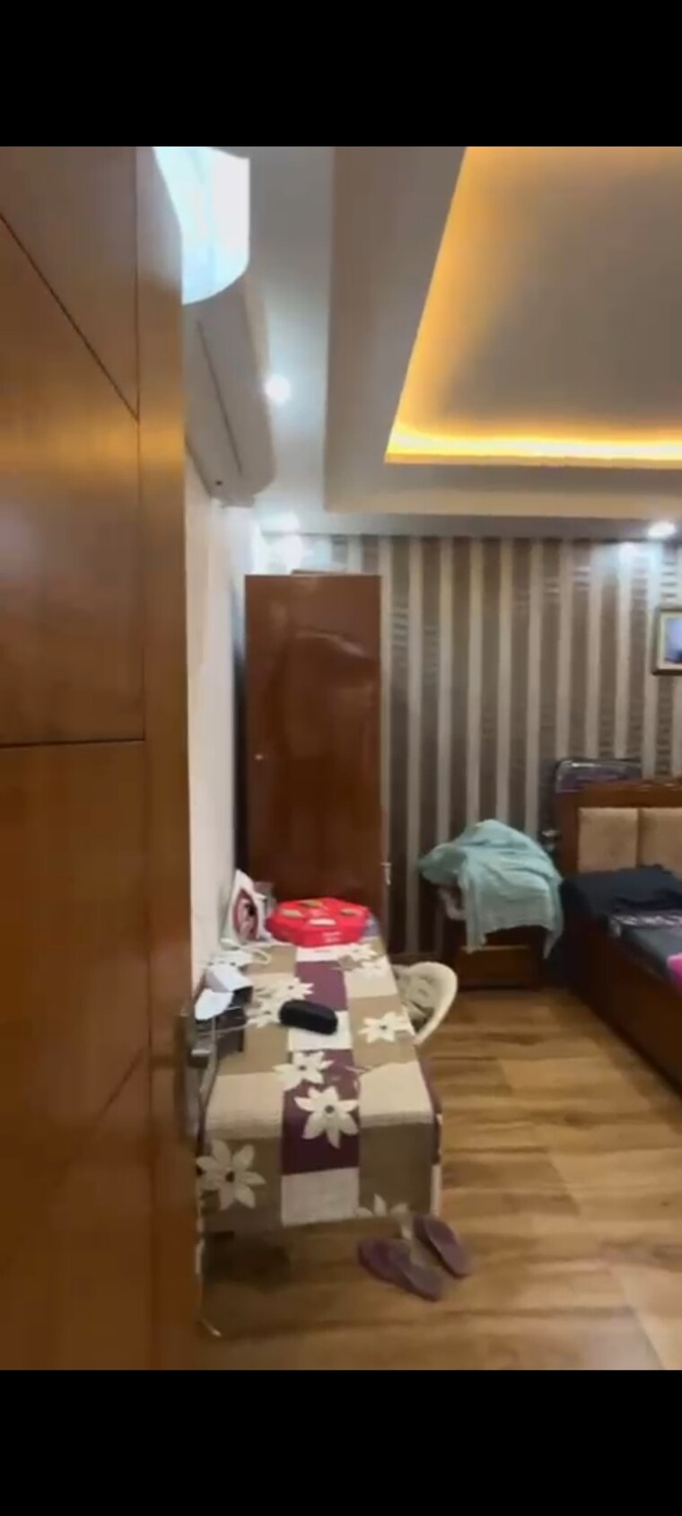 Living Room, bptp-park-81 3 Bedroom 180 Sq.Yd. Builder Floor In Sector 81 Faridabad 9569894