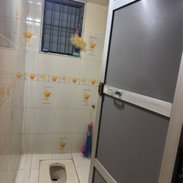 Bathroom in 1 BHK Apartment at Dombivli East – for Rent