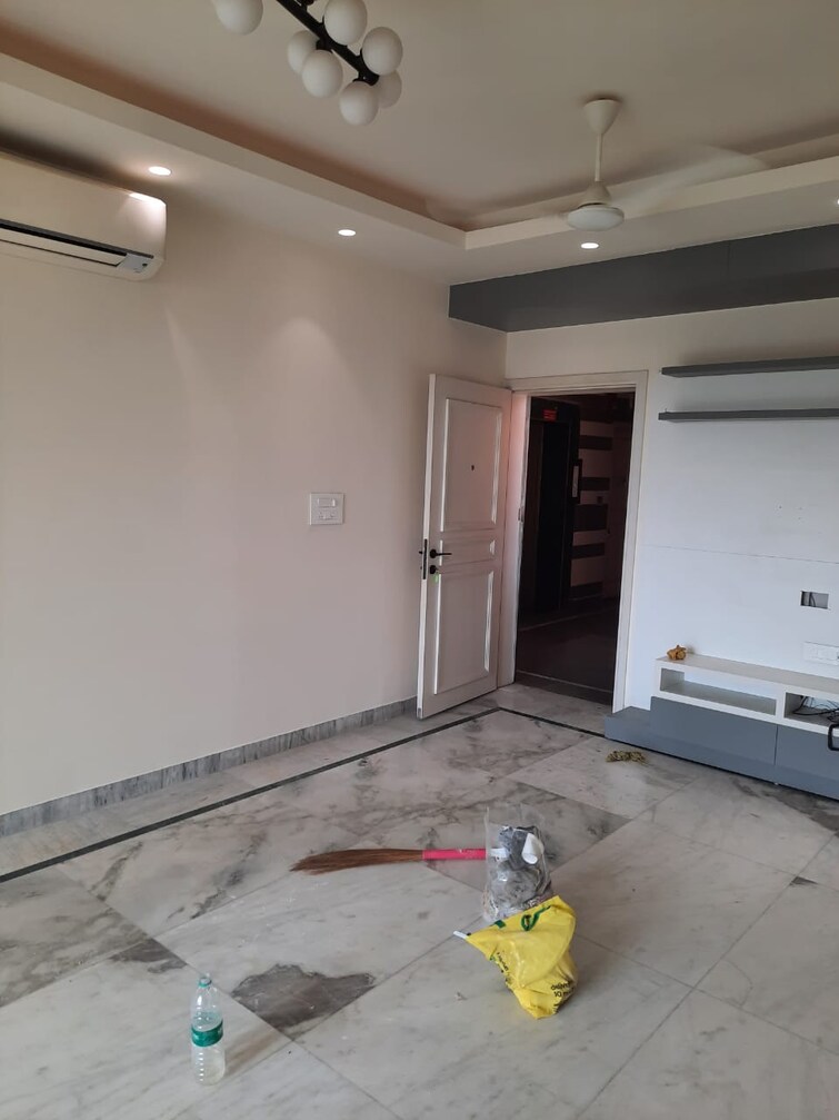 Cover Image, dwarka 3 Bedroom 1200 Sq.Ft. Builder Floor In Dwarka Delhi 9569911